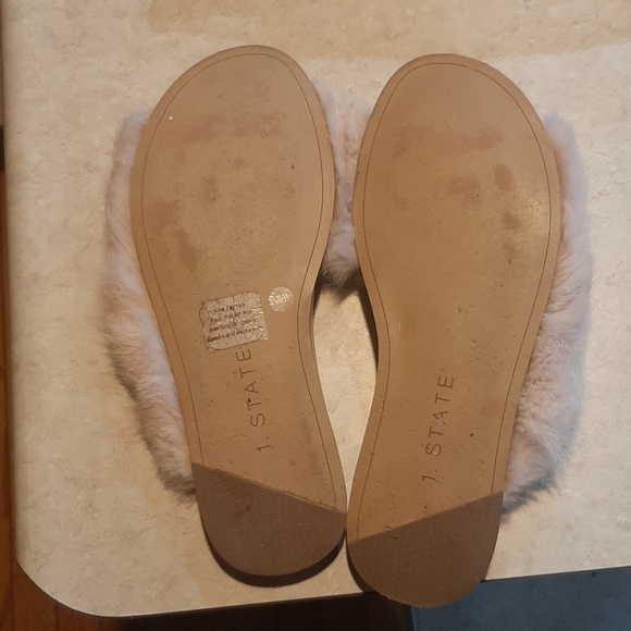 1. State slippers - Picture 2 of 2
